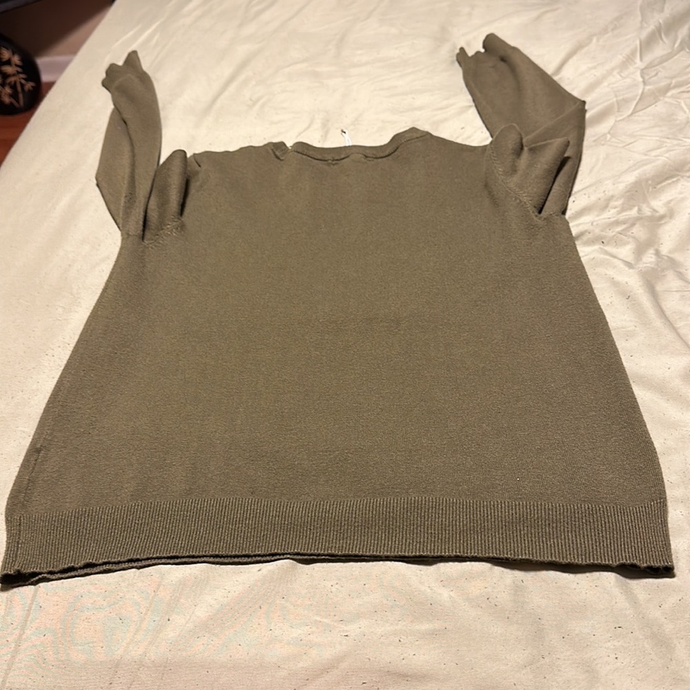 Sweater - Picture 4 of 4